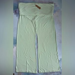 Brand new plus size green fold over skims pants🌿